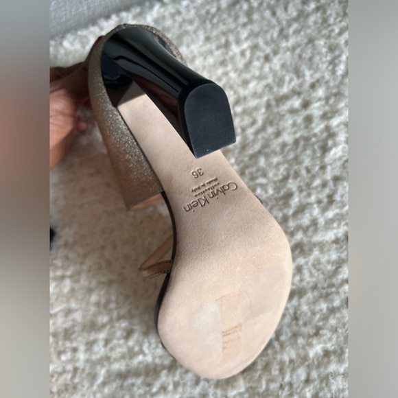 Calvin Klein Collection - Picture 7 of 9